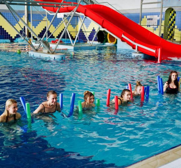 fitness-group-girls-doing-aerobical-excercises-swimming-pool-aqua-park-sport-leisure-activities (1)